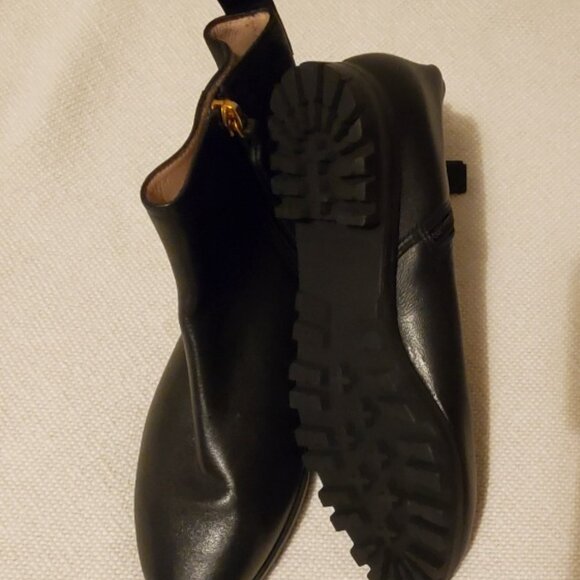 Women's booties by Stuart Weitzman - Picture 3 of 4